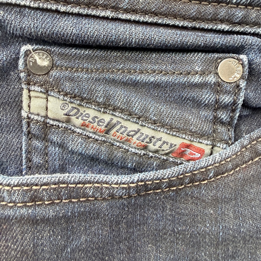 Diesel Men's Deep Indigo Relaxed Jeans 34w 32L - Picture 2 of 10